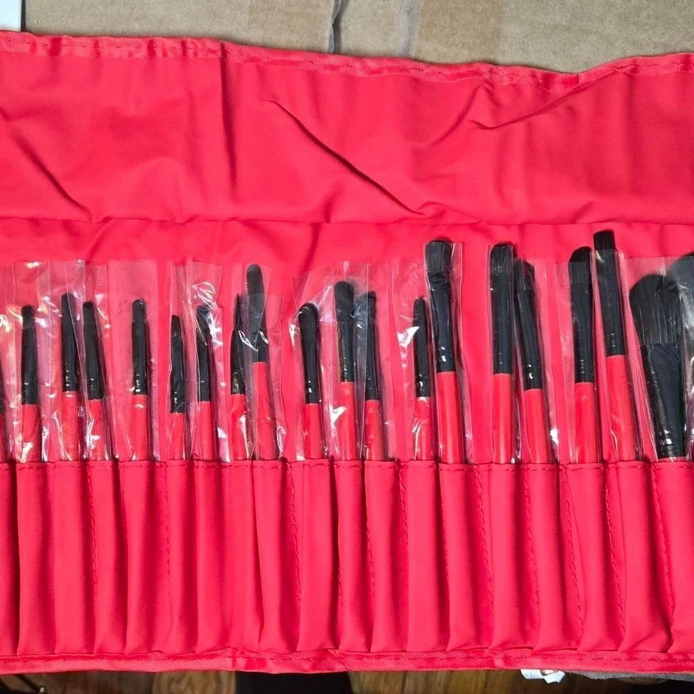 Yuwaku 32 pieces  red makeup brush set #makeup #brushes